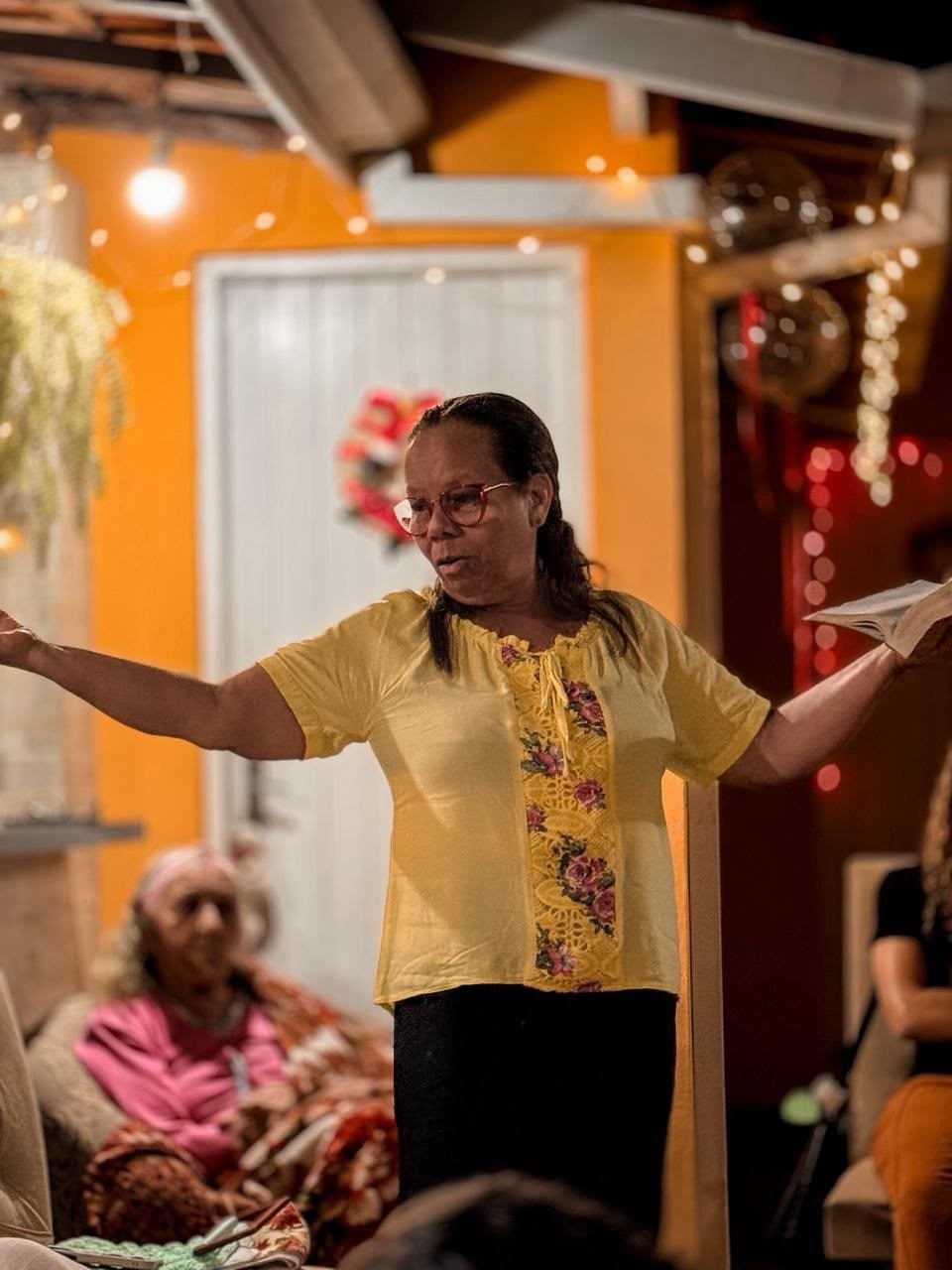 Louvor e adoração — Encontro Pink's Mulher Corajosa